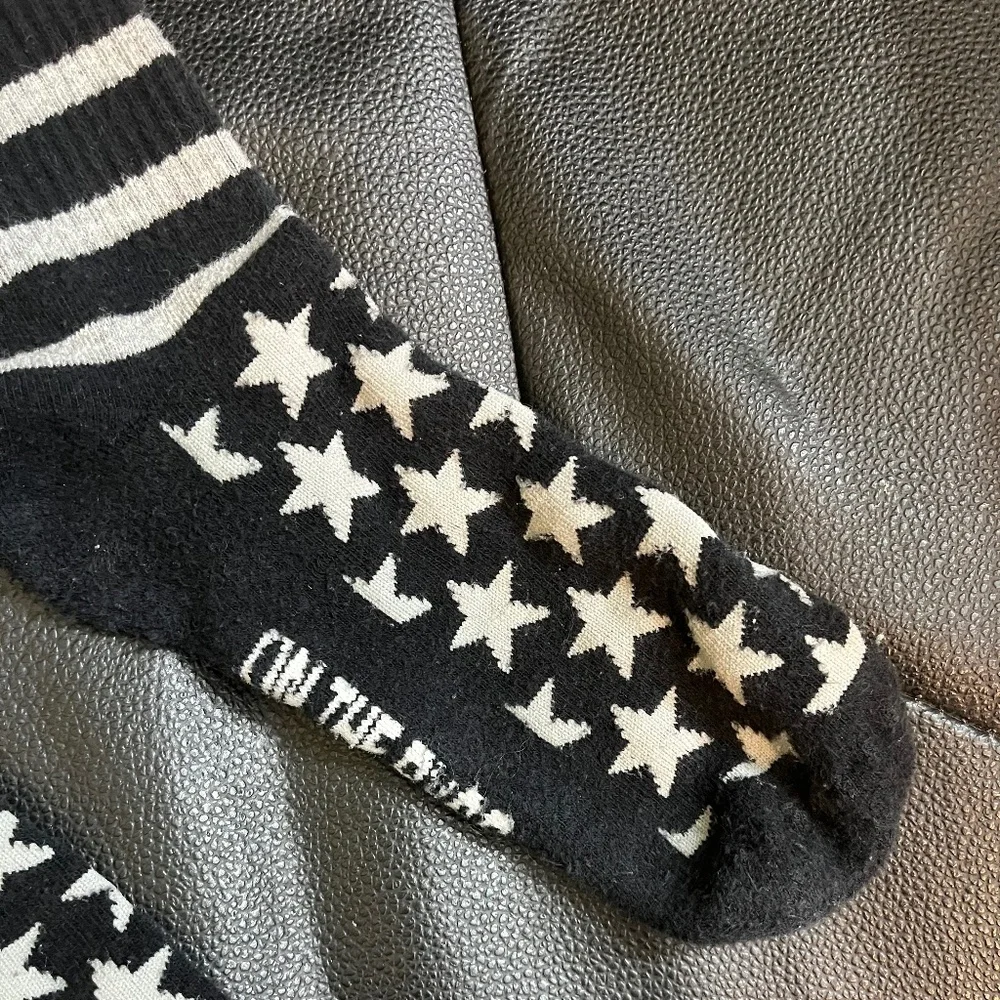 ON THE BYAS Unisex Socks - Black & White Stars & Stripes Pattern